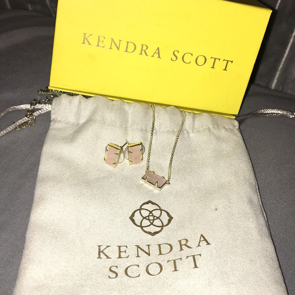 Kendra Scott Pale Pink Paola Gift Set